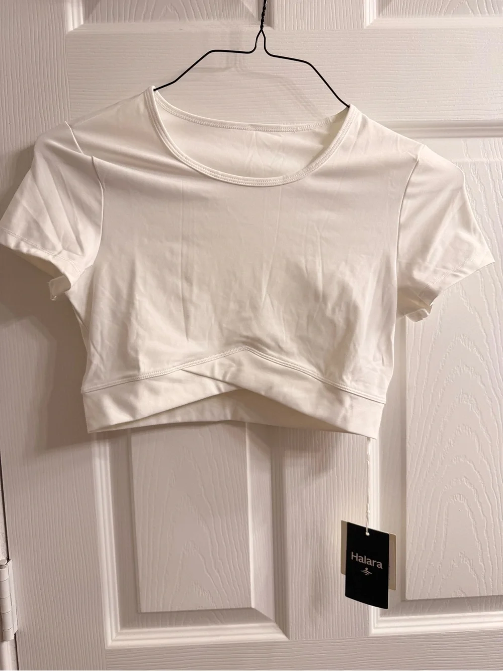 HALARA white Cropped Short Sleeve Top